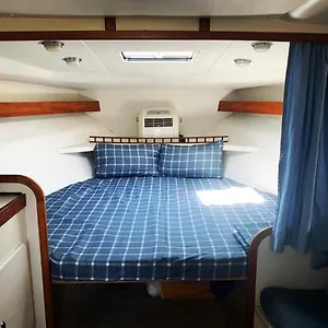 Cozy Private Two Yacht In Barcelona With Free Parking Sant Adrià de Besòs